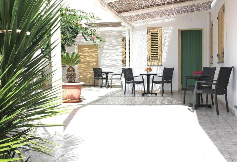 シングルデラックスルーム, Ossidiana Stromboli Center