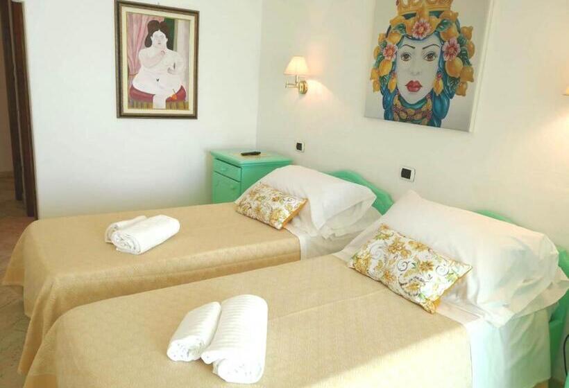 シングルデラックスルーム, Ossidiana Stromboli Center