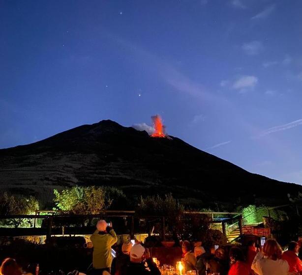 景色の見えるトリプルスタンダードルーム, Ossidiana Stromboli Center