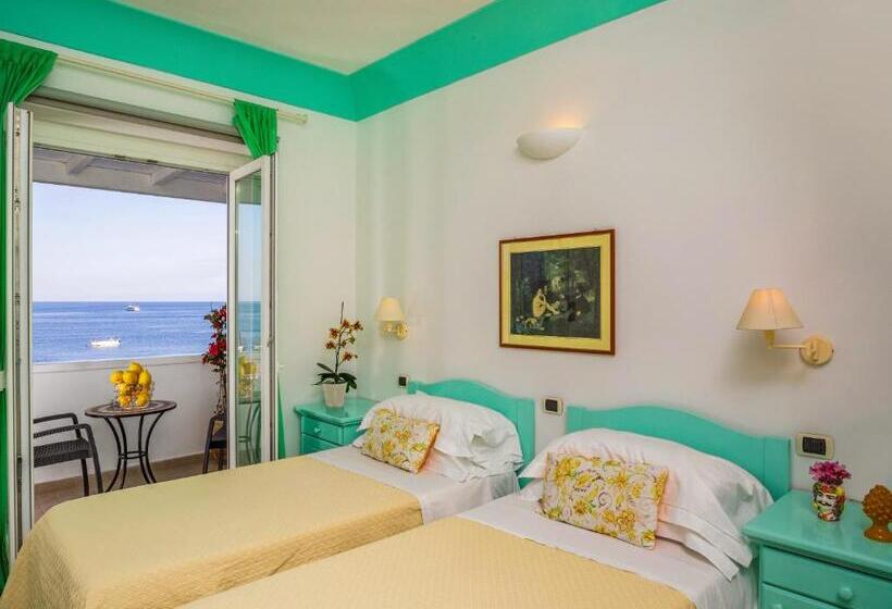 オーシャンビューデラックスルーム, Ossidiana Stromboli Center