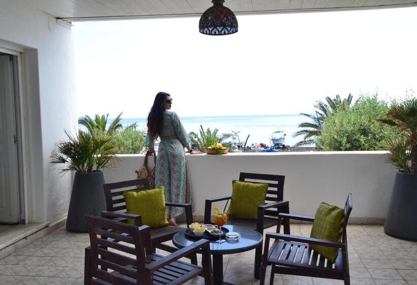 オーシャンビューのデラックストリプルルーム, Ossidiana Stromboli Center