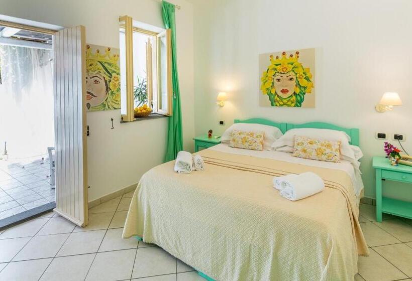 シングルデラックスルーム, Ossidiana Stromboli Center