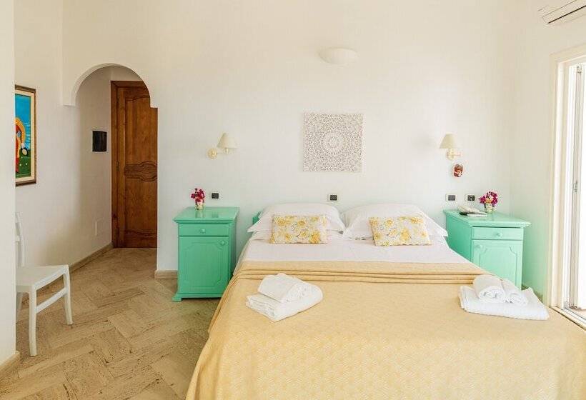 スタンダードルーム, Ossidiana Stromboli Center