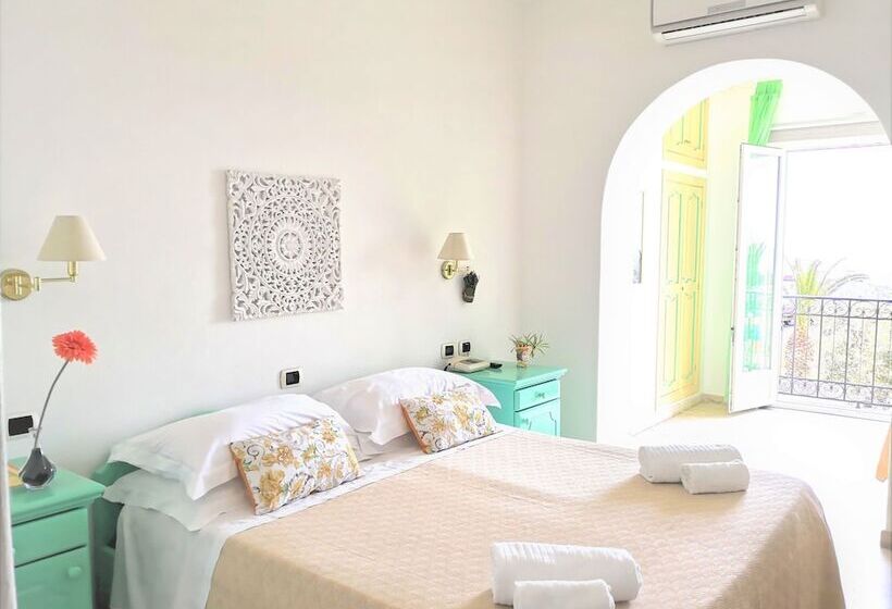 オーシャンビュースーペリアールーム, Ossidiana Stromboli Center