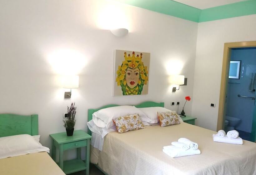 スタンダードトリプルルーム, Ossidiana Stromboli Center