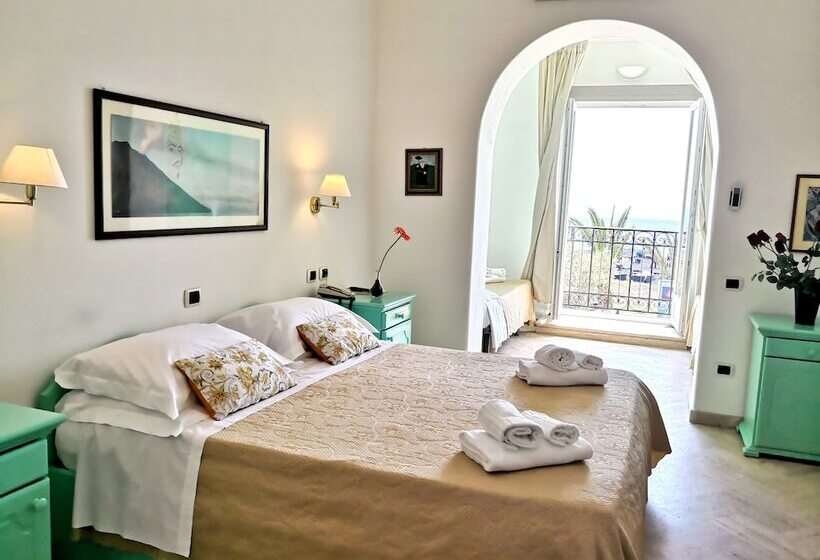 スーペリアの4人部屋, Ossidiana Stromboli Center