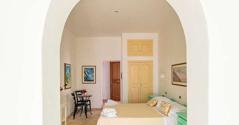 スーペリアの4人部屋, Ossidiana Stromboli Center