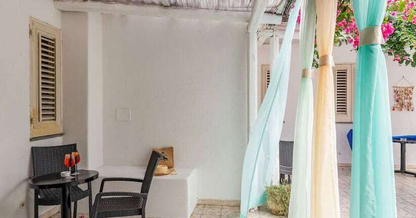 シングルデラックスルーム, Ossidiana Stromboli Center