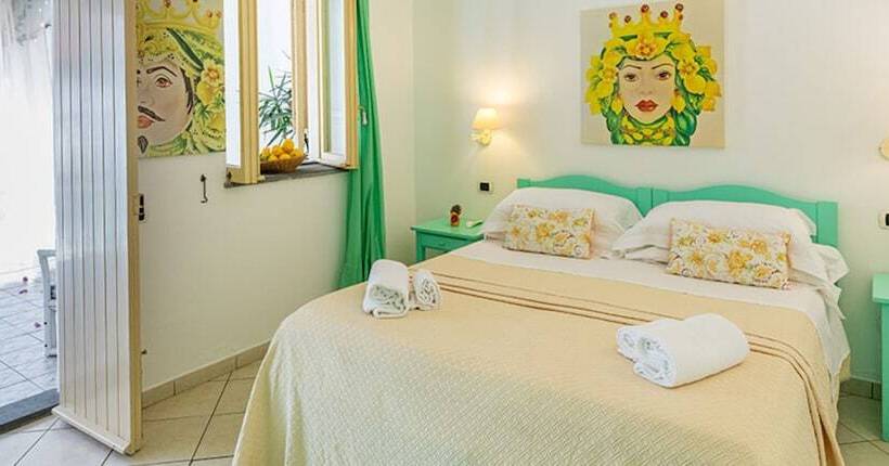 シングルデラックスルーム, Ossidiana Stromboli Center