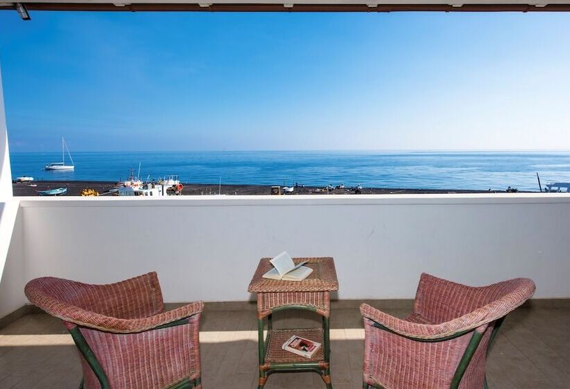 デラックスの4人部屋, Ossidiana Stromboli Center