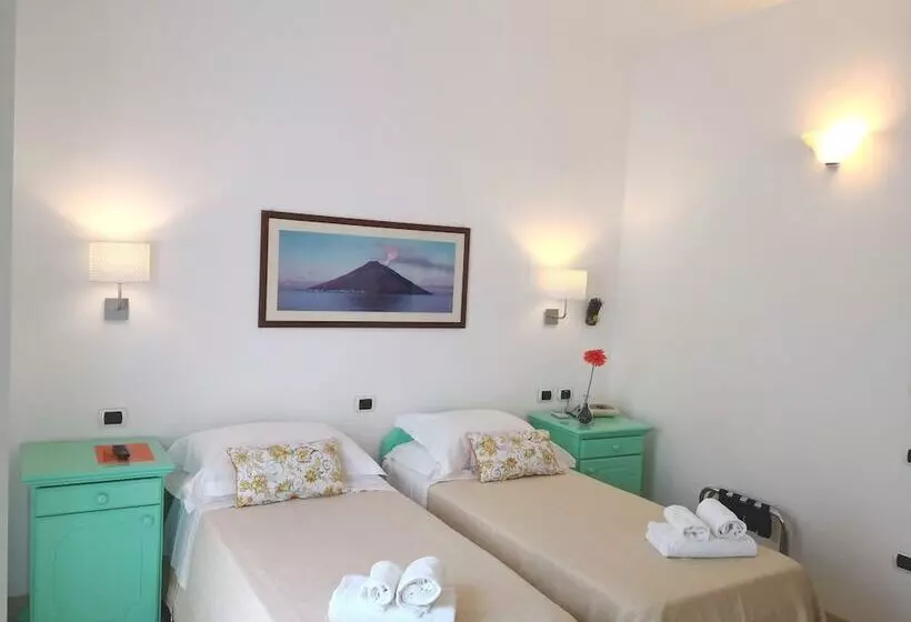 エコノミールーム, Ossidiana Stromboli Center