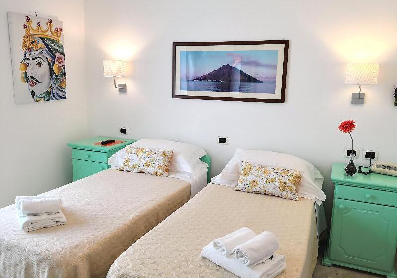 スタンダードルーム, Ossidiana Stromboli Center