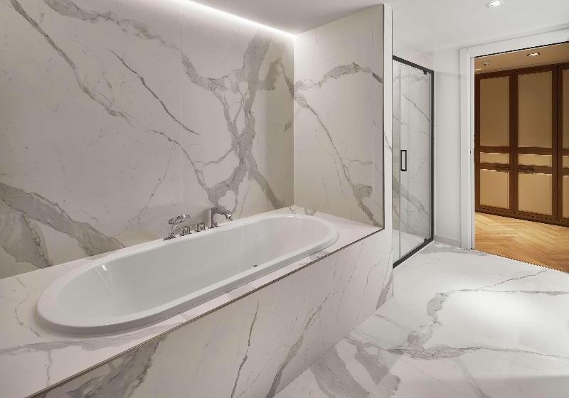 スーペリアの4人部屋, Ossidiana Stromboli Center