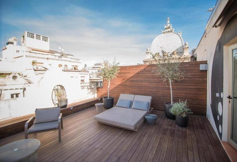 اتاق استاندارد با تراس, Petit Palace Museum