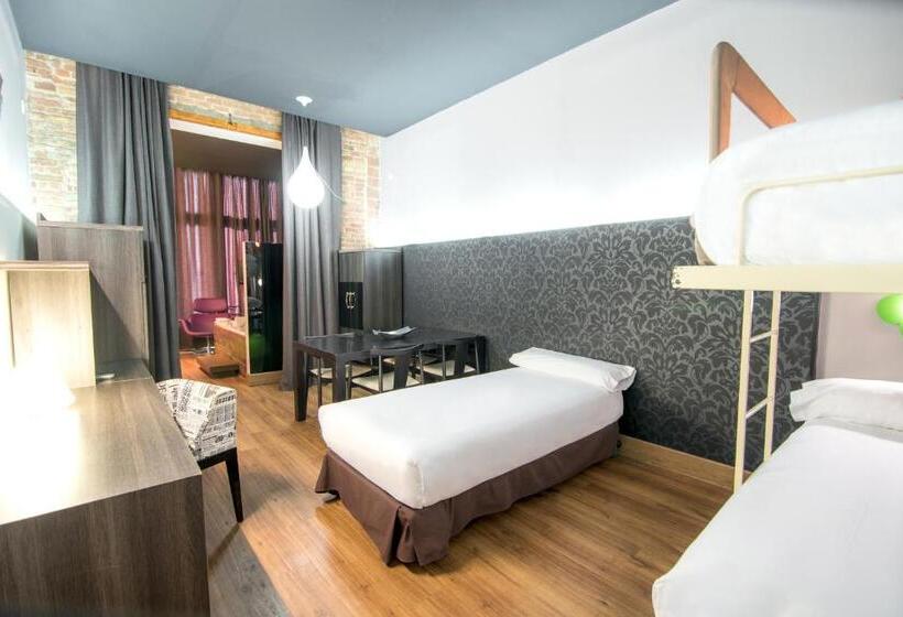 اتاق پنجتخته استاندارد, Petit Palace Museum