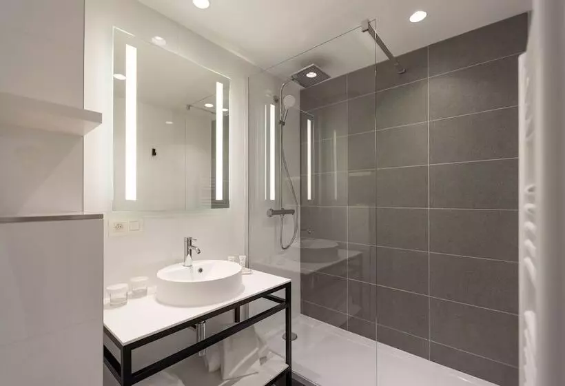 اتاق استاندارد با تراس و چشم‌انداز کوهستان, Riva Art & Spa