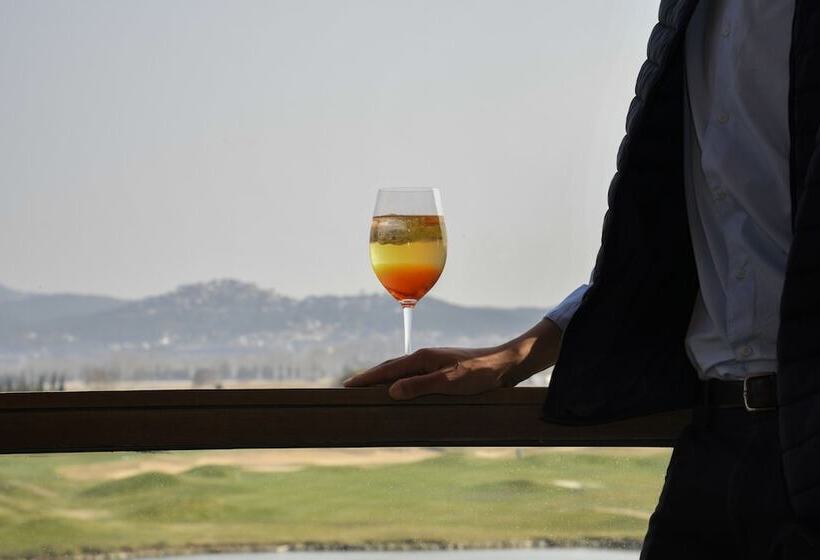 غرفة ديلوكس مطلّة علي ملعب الجولف, Empordà Golf Resort