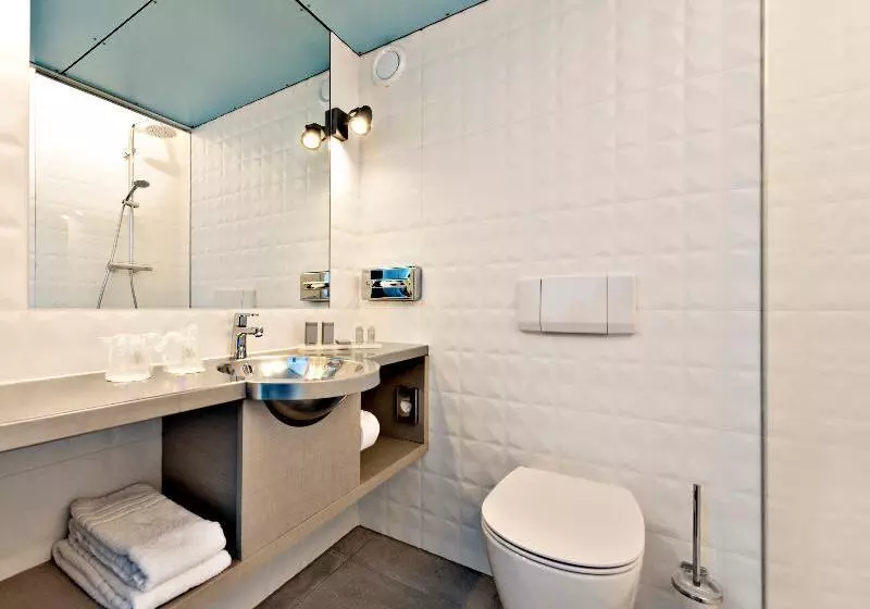 اتاق استاندارد یک نفره, Westcord Art Hotel Amsterdam 3 Stars