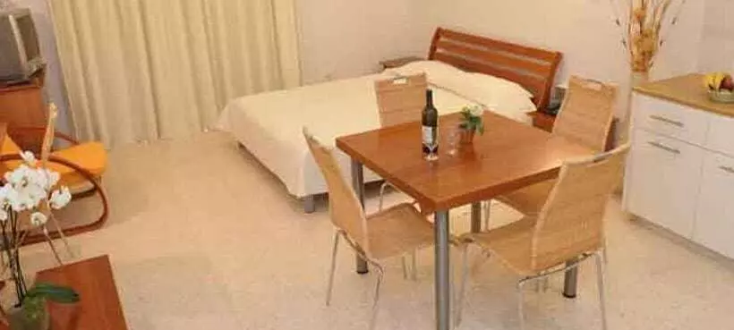 استودیو استاندارد با چشم‌انداز کوهستان, Alkionest Hotel Apartments
