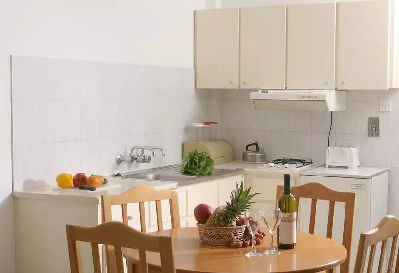 استودیو استاندارد با چشم‌انداز کوهستان, Alkionest Hotel Apartments