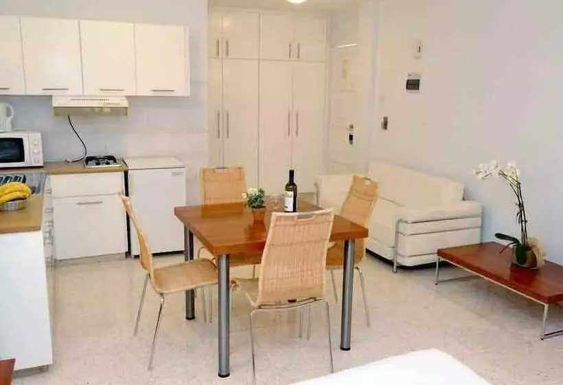 استودیو استاندارد با چشم‌انداز کوهستان, Alkionest Hotel Apartments