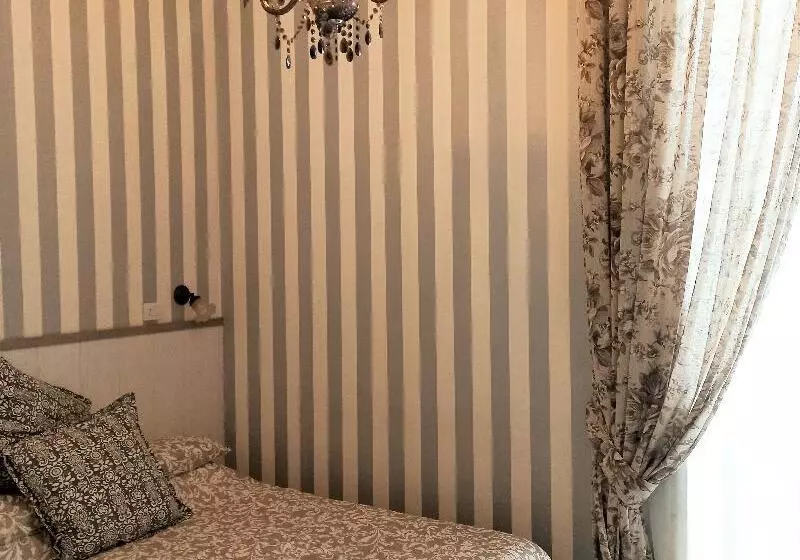 اتاق استاندارد با بالکن, B&b Dei Decumani