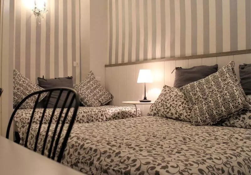 اتاق استاندارد سه نفره, B&b Dei Decumani