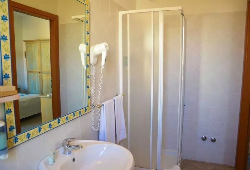 اتاق استاندارد سه نفره, Alghero Vacanze