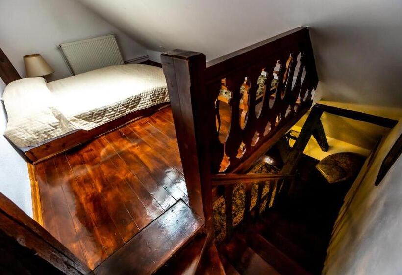 اتاق استاندارد سه نفره, Casa Wagner