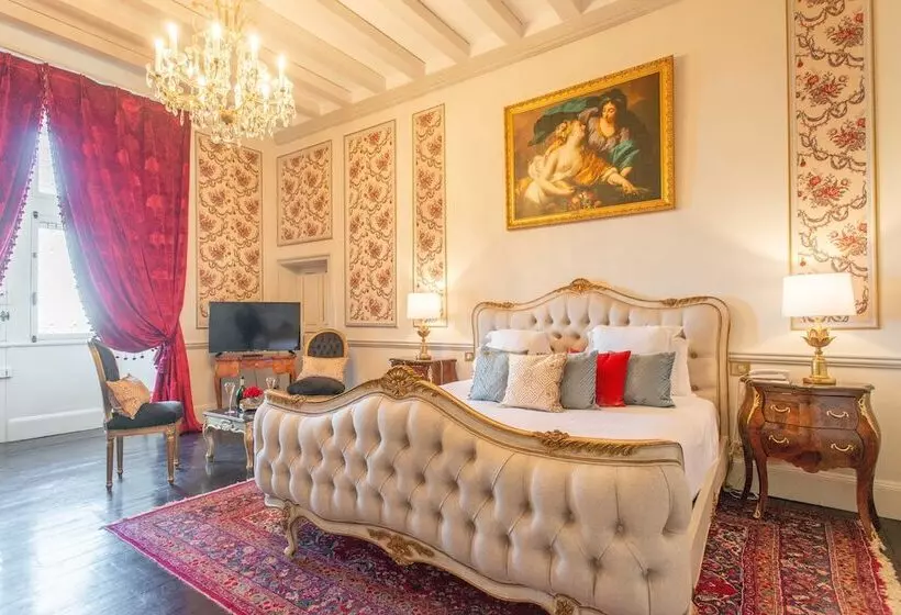 Deluxe Room, Chateau Le Prieure Saumur  La Maison Younan