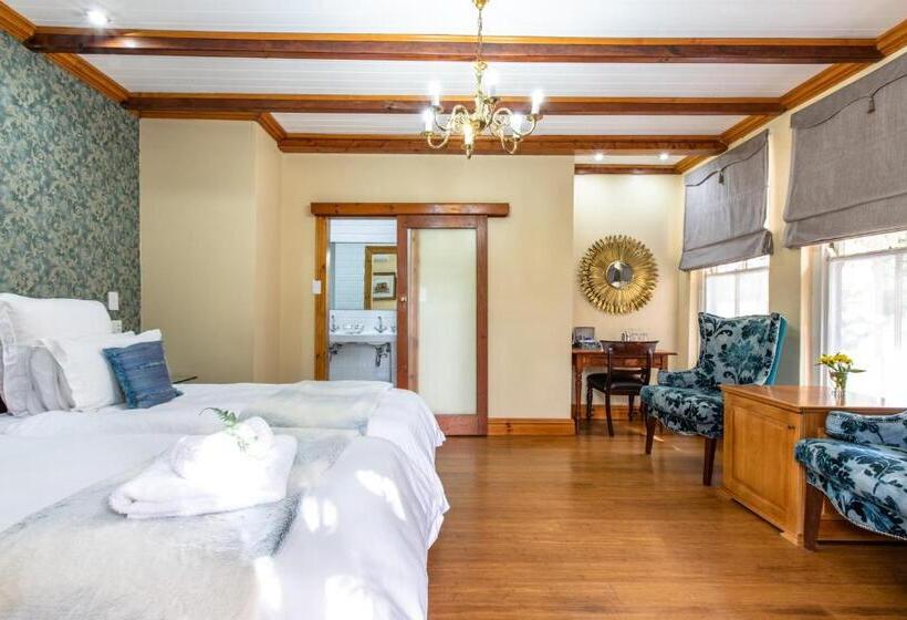 Номер Deluxe Кровать Кинг, Evergreen Manor And Spa