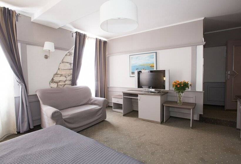 Трехместный Номер Deluxe, Galija