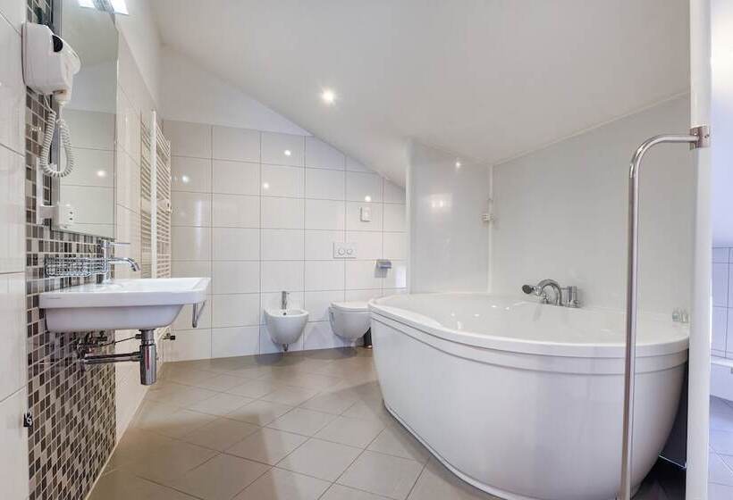 디럭스 룸, Galija