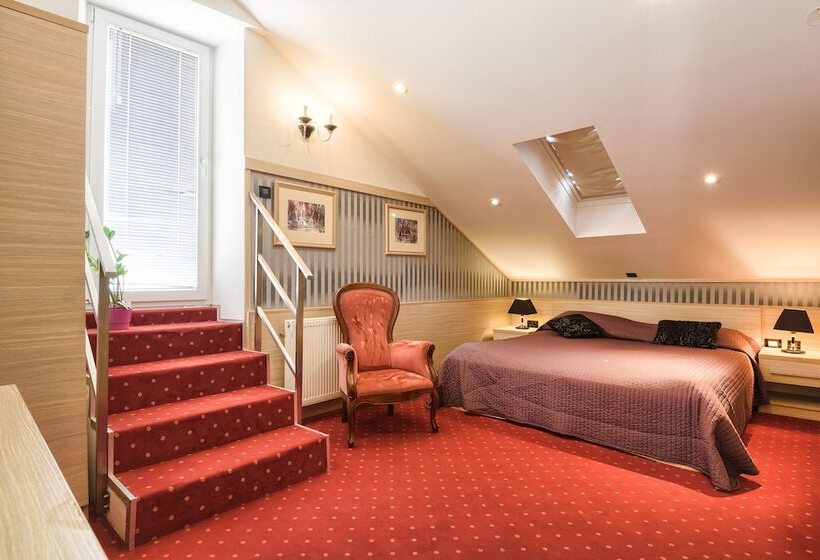 디럭스 룸, Galija