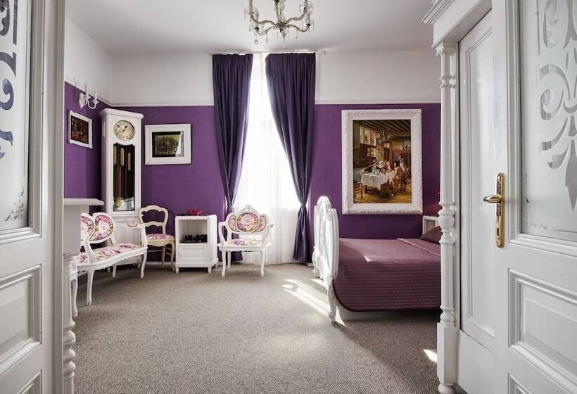 수피리어 룸, Galija