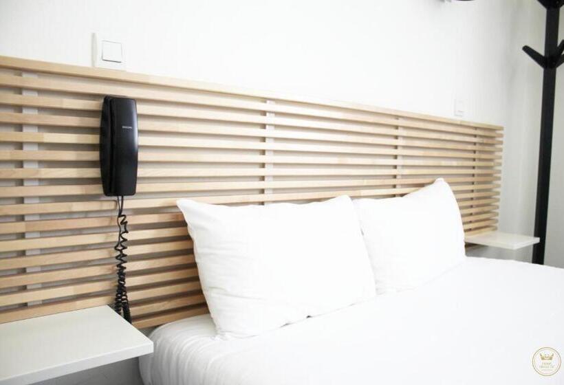 共用浴室的经济型房间, Henri Iv