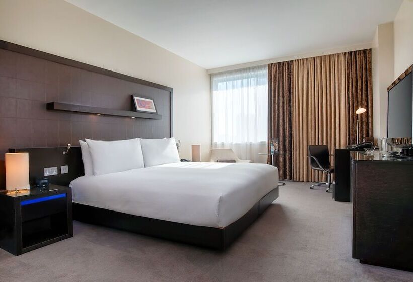 Family Connecting Room, Hilton London Canary Wharf
