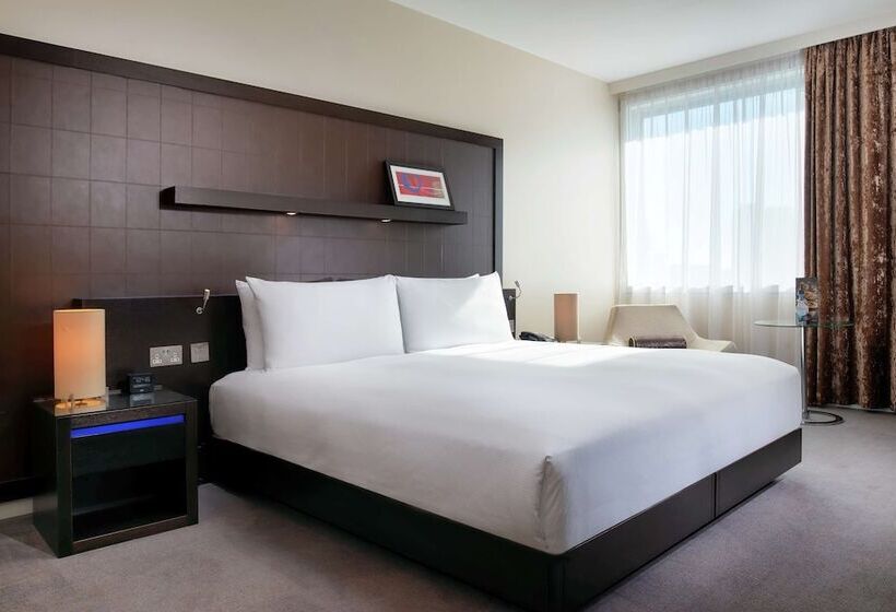 Номер Deluxe, Hilton London Canary Wharf