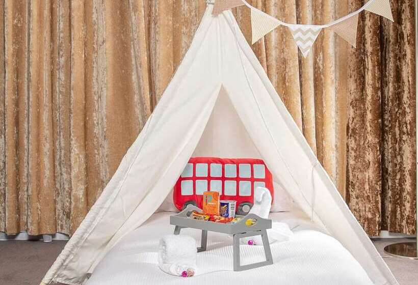 コネクティングルーム（家族用）。, Hilton London Canary Wharf