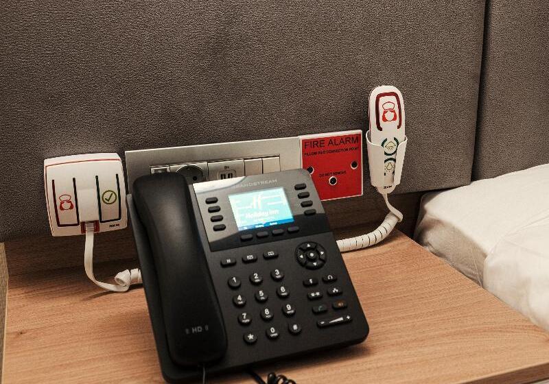 اتاق استاندارد با تخت بزرگ برای معلولان, Holiday Inn Bucharest   Times, An Ihg