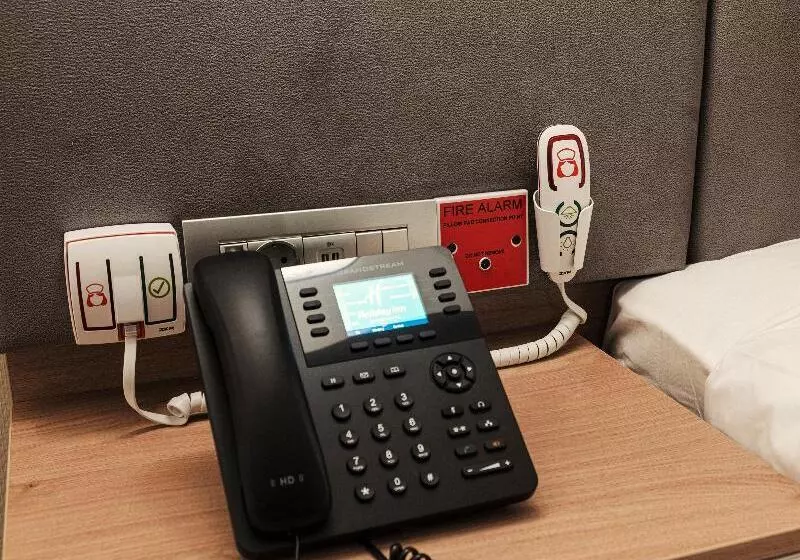 身障者適用キングサイズベッドルーム, Holiday Inn Bucharest   Times, An Ihg