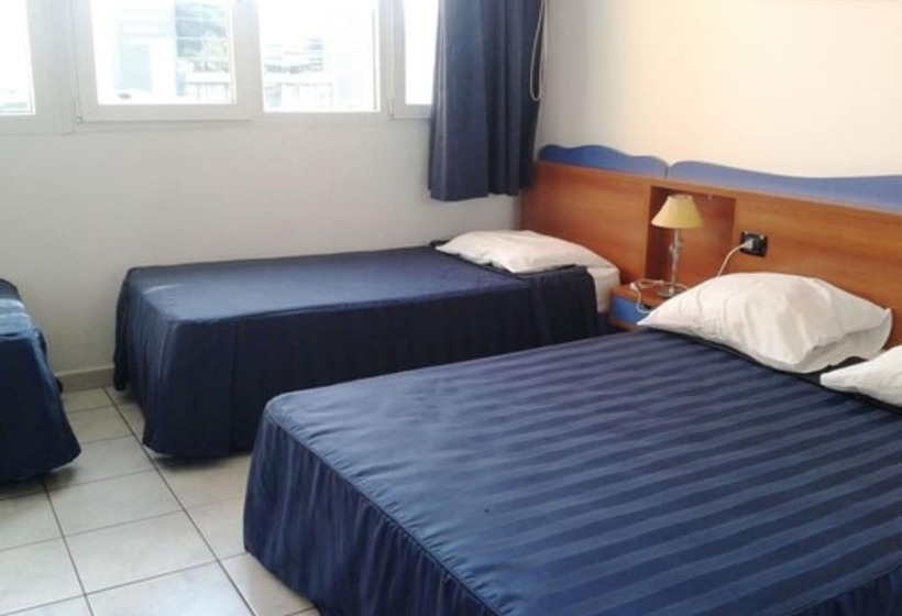 غرفة قياسية رباعية, Hôtel Sampiero