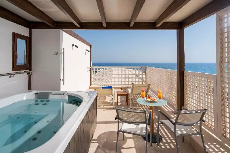 Deluxe-sviitti, Kriti Beach
