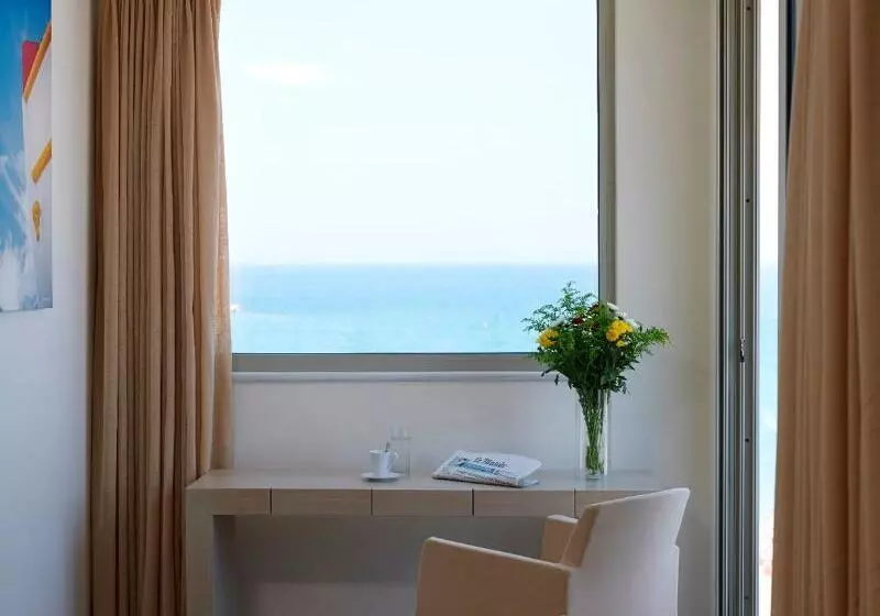 Deluxe-sviitti, Kriti Beach