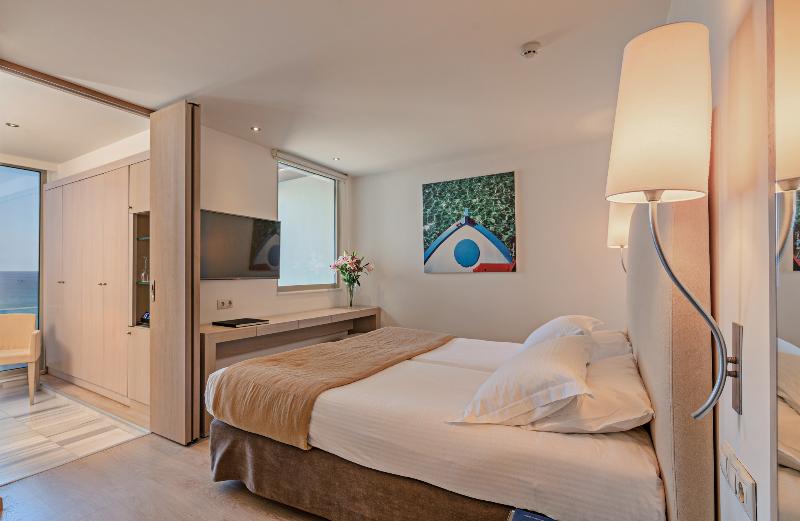 디럭스 스위트, Kriti Beach