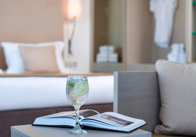 디럭스 스위트, Kriti Beach