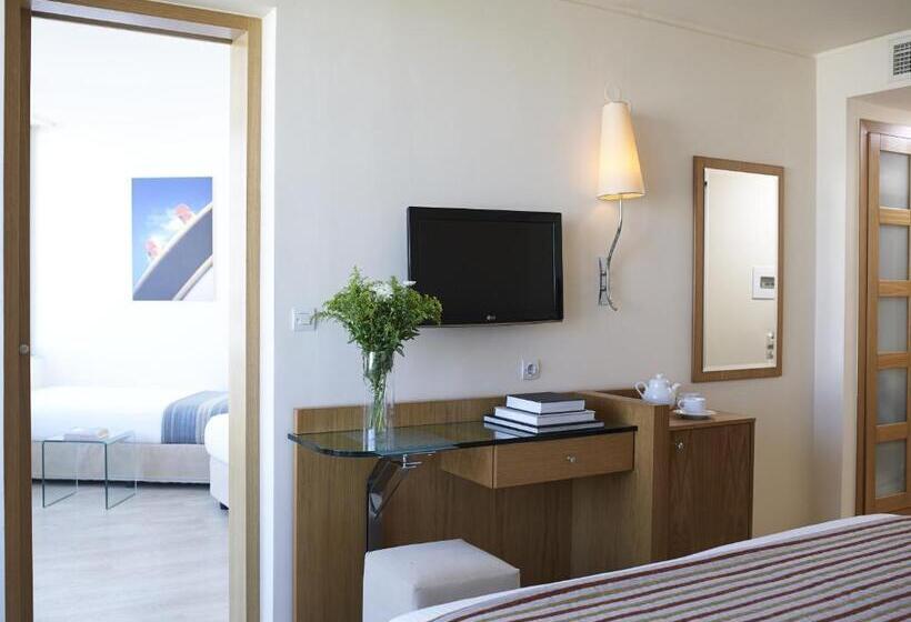 패밀리 스위트, Kriti Beach