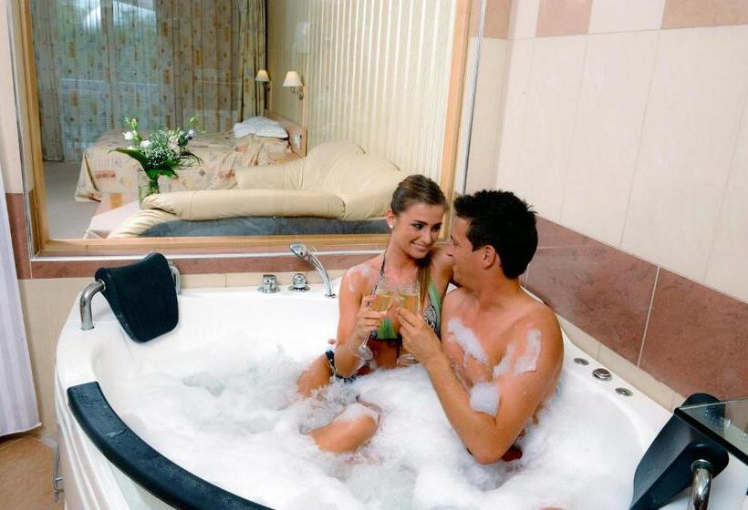 디럭스 룸, Mendan Magic Spa & Wellness