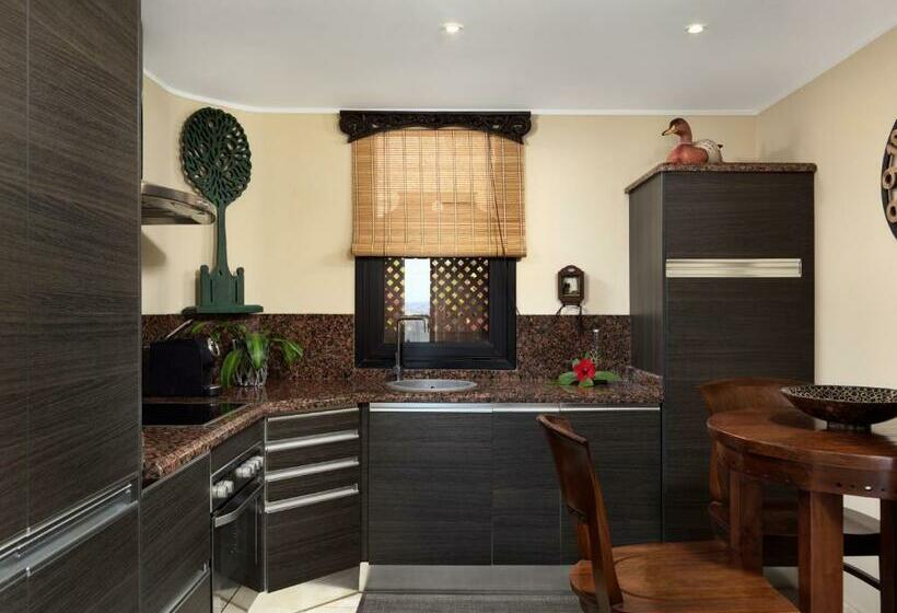 וילה עם חדר שינה אחד ובריכת שחיה, Royal Garden Villas, Luxury