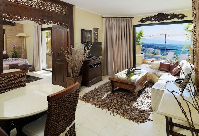 וילה עם חדר שינה אחד ובריכת שחיה, Royal Garden Villas, Luxury